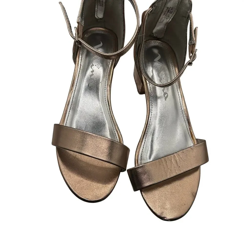 Nina Size 2 Gold Open Toe Ankle Strap Block Heel Sandals Dress Shoes